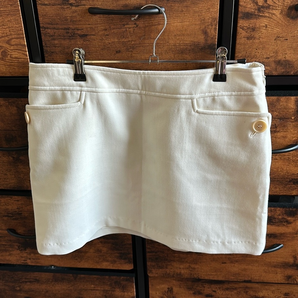 Talbots cream colored short skirt. Size 8P.